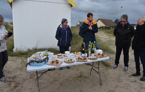 moment convivial l'apéro dans les dunes et avec des huitres SVP