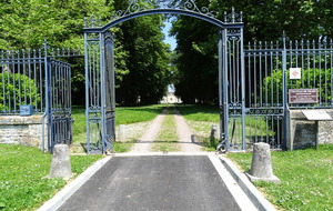 Entrée du Château de Thaon