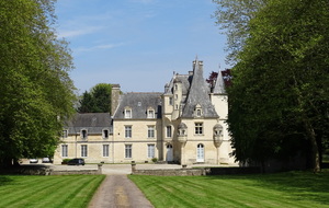 Château de lion sur mer dont la construction à commencé au 15 è siècle 