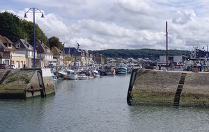 Autour de Port en Bessin-Hupain
